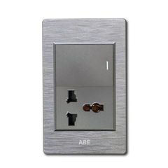 Công tắc đơn kèm Ổ cắm đa năng PCX