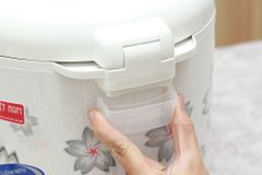 Nồi cơm điện Sharp 1.8L KS-N182ETV-SW