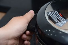 Nồi áp suất điện Supor CYYB50YA10VN-100 5 lít - Lòng nồi hợp kim nhôm chống dính, vỏ ngoài inox