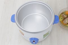 Nồi cơm điện Sharp 1.8 lít KSH-D19V (Màu ngẫu nhiên)