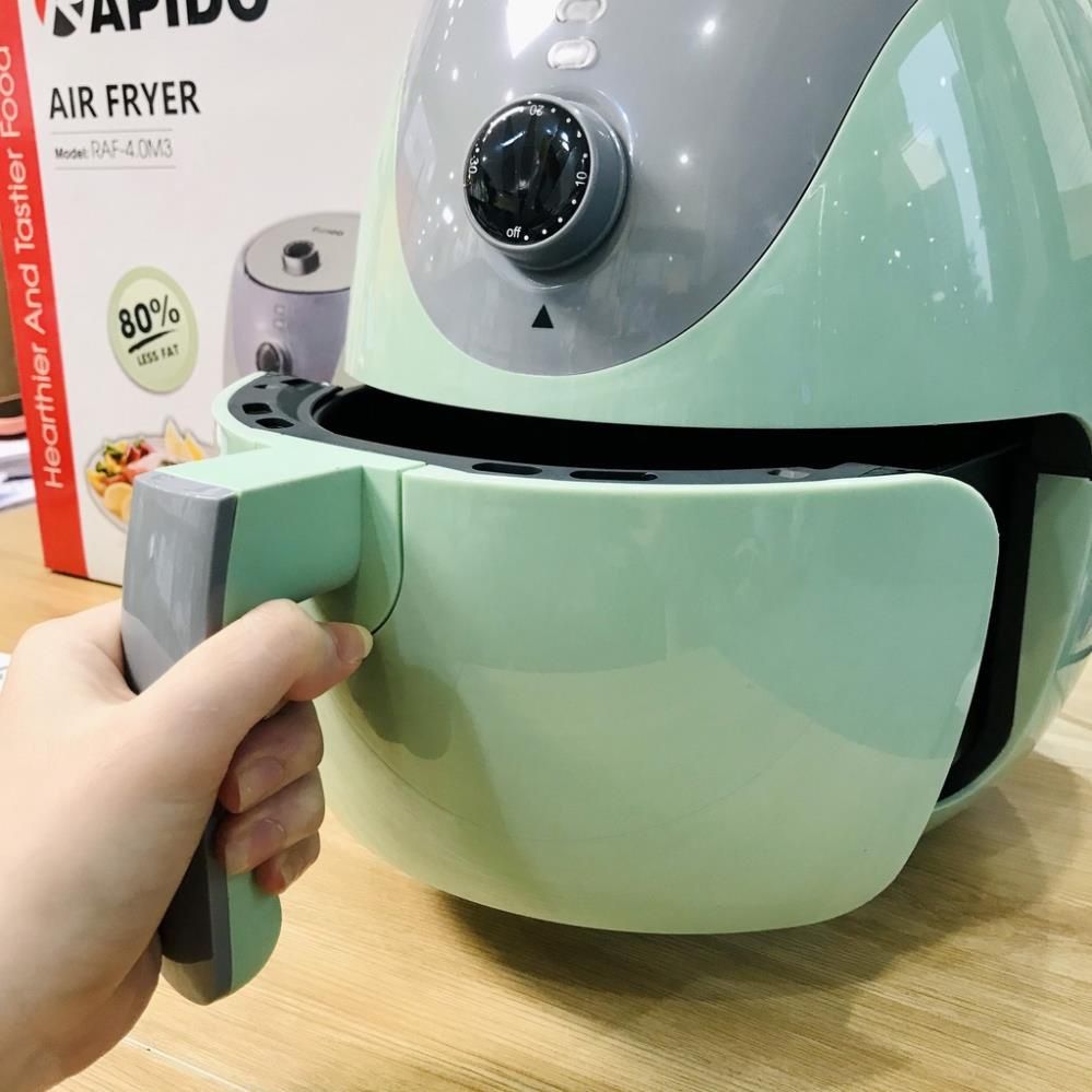 Nồi chiên không dầu 4L Rapido RAF-4.0M3 - Vỉ chiên bằng hợp kim nhôm phủ chống dính
