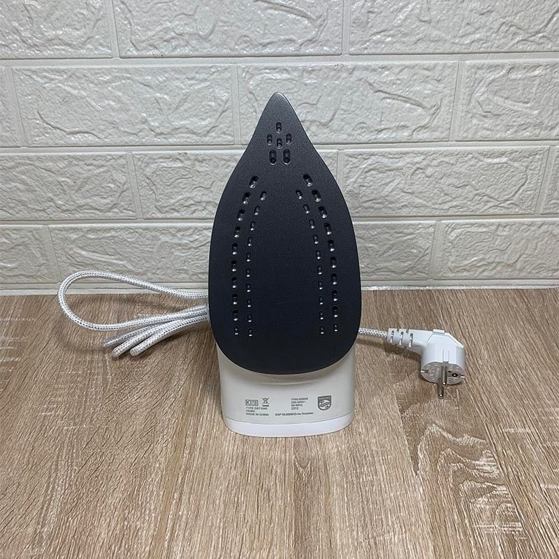 Bàn Ủi Hơi Nước PHILIPS GC1740/20 - Ngăn Chứa Nước 220ml - Hơi Phun Liên Tục 25g/ph - Hàng Chính Hãng Bảo Hành 24 Tháng