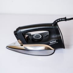 Bàn ủi khô tích hợp bình xịt nước Tefal FS3120L0 - Hàng Chính hãng / Bảo Hành 02 Năm