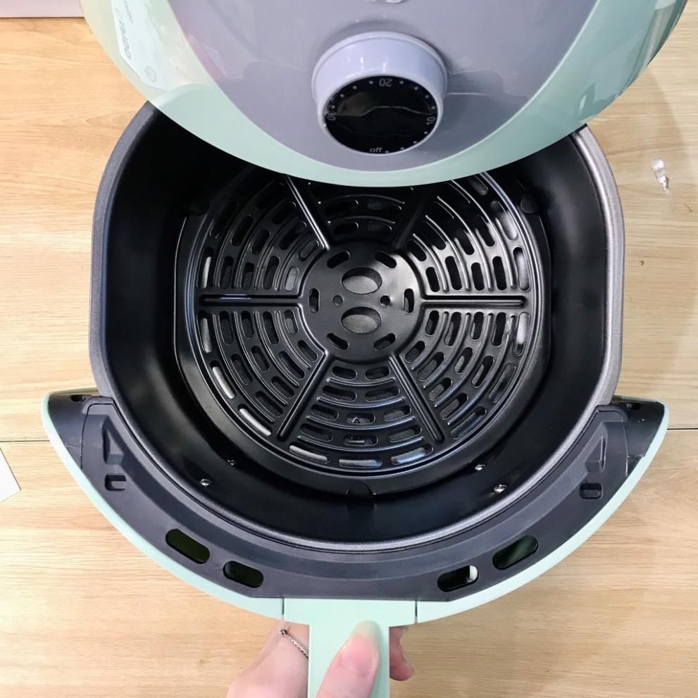 Nồi chiên không dầu 4L Rapido RAF-4.0M3 - Vỉ chiên bằng hợp kim nhôm phủ chống dính