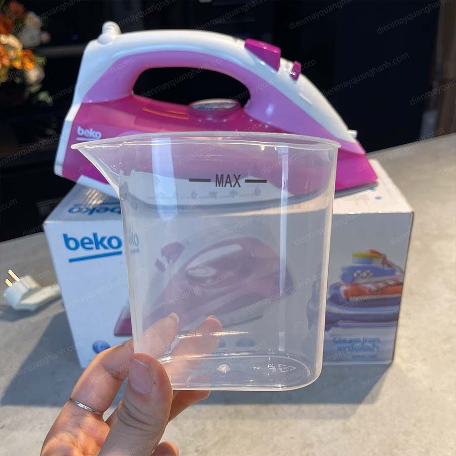Bàn ủi hơi nước BEKO SIM4118C Công suất 2200W Chức năng Phun Sương, Chống nhỏ giọt Hàng Mới Chính Hãng
