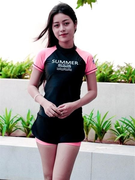 G21 - Set bơi nữ quần short đen phối tay SUMMER