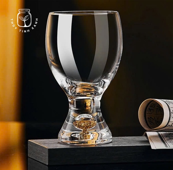 Ly Golden Goblet Glass