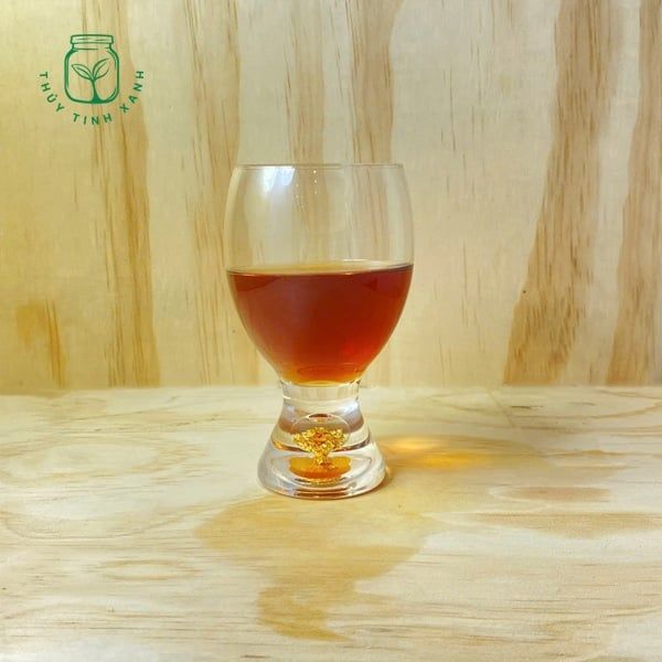 Ly Golden Goblet Glass