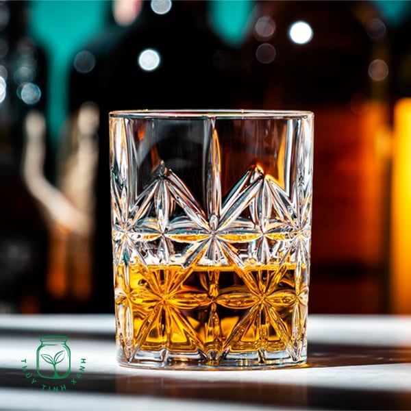 Ly Cut Crystal Whisky Tumbler