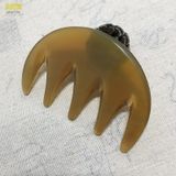  Lược sừng massage đầu Mnistore thiết kế răng thưa kích thước 9-10cmx5,5cm dày 8mm-11mm Dễ sử dụng, dùng để massage đầu 