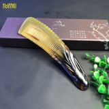  Lược sừng trâu dáng liềm chuôi khía Mnistore màu sắc đen lưa kích thước 16-22cm dày 3-9mm giúp tạo kiểu tóc thuận tiện 