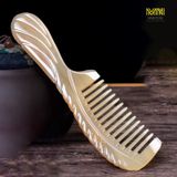  Lược sừng trâu chuôi khía Mnistore màu sắc trắng lưa kích thước 16cm đến 20cm Lựa Chọn Hoàn Hảo Cho Mái Tóc Khỏe Đẹp 