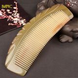  Lược sừng trâu dáng khắc khía vương miện Mnistore màu trắng - đen kích thước 11-17cm trên thân chăm sóc và bảo vệ tóc 