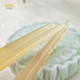  Lược sừng trâu hình dáng chuôi dài Mnistore màu trắng kích thước 20cmx3,5cm dày 3-6mm lược chải giúp trí não tỉnh táo 