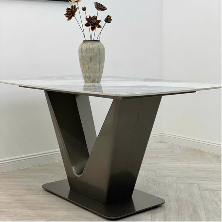 Bàn Ăn Cao Cấp Vinicius LHC0058 – Mặt Đá Ceramic, Chân Sắt Sơn Tĩnh Điện