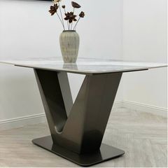 Bàn Ăn Cao Cấp Vinicius LHC0058 – Mặt Đá Ceramic, Chân Sắt Sơn Tĩnh Điện