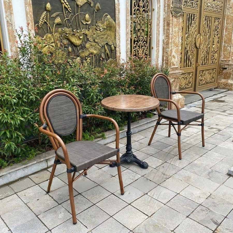 Bàn Sân Vườn LHTD – Lựa Chọn Sang Trọng và Bền Bỉ Cho Không Gian Ngoài Trời