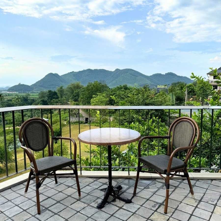 Bàn Sân Vườn LHTD – Lựa Chọn Sang Trọng và Bền Bỉ Cho Không Gian Ngoài Trời