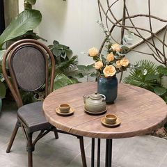 Bàn Sân Vườn LHTG – Phong Cách Hiện Đại và Bền Bỉ Cho Không Gian Ngoài Trời