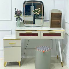 Bàn Trang Điểm LHA535 – Kiểu Dáng Hiện Đại và Tinh Tế Cho Phòng Ngủ