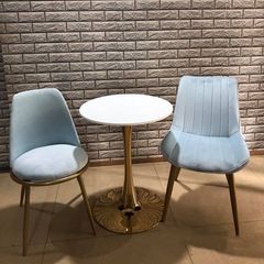 Bàn Tròn Gỗ Chân Sắt Tulip Mạ Vàng - Sang Trọng Và Đẳng Cấp Cho Mọi Không Gian