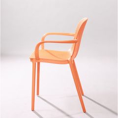 Ghế Nhựa Đúc LH3017 – Sự Lựa Chọn Tinh Tế Cho Mọi Không Gian