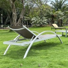 Ghế Hồ Bơi LHHB01 – Sự Kết Hợp Hoàn Hảo Giữa Phong Cách và Tiện Nghi Cho Không Gian Ngoài Trời