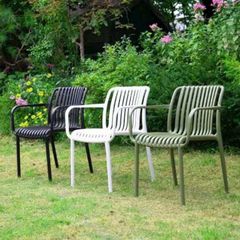 Ghế Nhựa Đúc LH3046 - Nhựa PP Cao Cấp, Thiết Kế Sọc Dọc Từ Lưng Đến Mặt Ngồi, Có Tựa Tay Đẹp Và Bền Chắc
