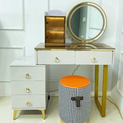 Bàn Trang Điểm LHA507 – Sự Kết Hợp Giữa Tinh Tế và Tiện Nghi Cho Phòng Ngủ