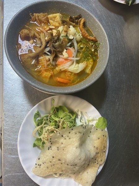  Mì quảng chay 