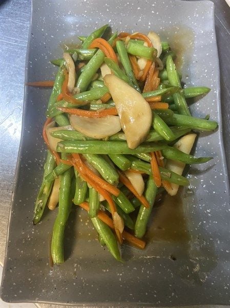  Đậu que xào nấm 
