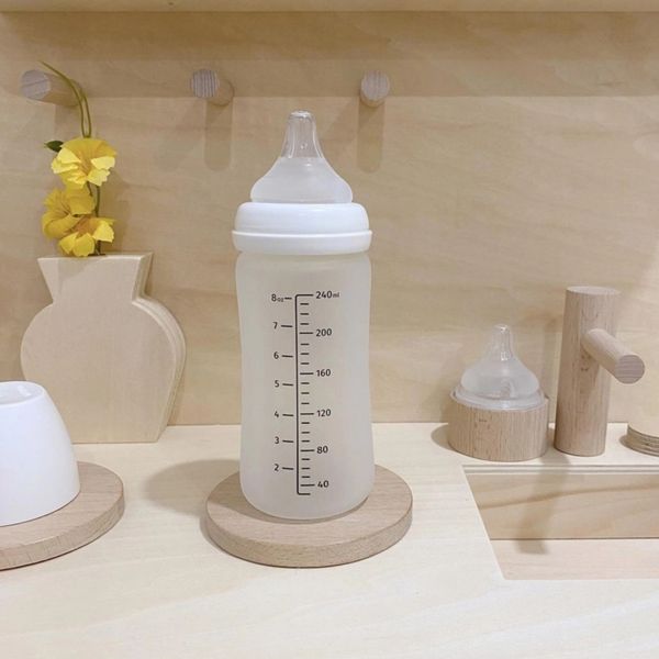 Bình Sữa Moyuum Thủy Tinh 240ml - Trơn - Kèm Núm Số 2