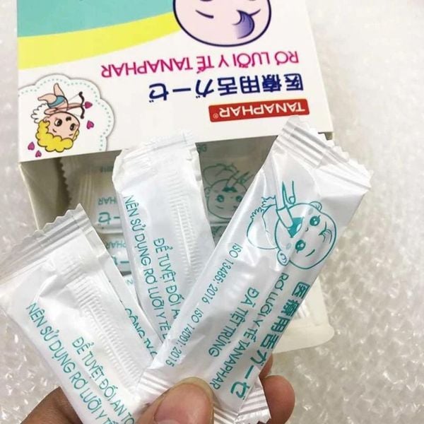 Gạc Rơ Lưỡi Tanaphar Vệ Sinh Răng Miệng Made In Việt Nam/ Tiêu Chuẩn Xuất Nhật 50 Gói