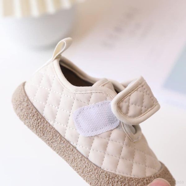 Giày Thể Thao Chần Trám Thêu Mặt Cười Lucky Đáng Yêu Cho Bé