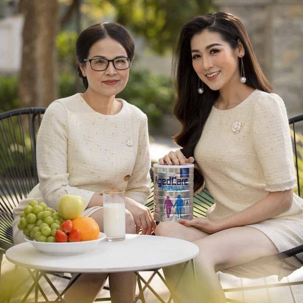 Sữa Dinh Dưỡng Hoàng Gia Royal AUSNZ Agedcare Formula 40 Tuổi+- 900G (Lon)