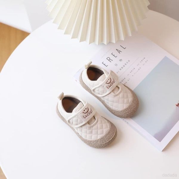 Giày Thể Thao Chần Trám Thêu Mặt Cười Lucky Đáng Yêu Cho Bé