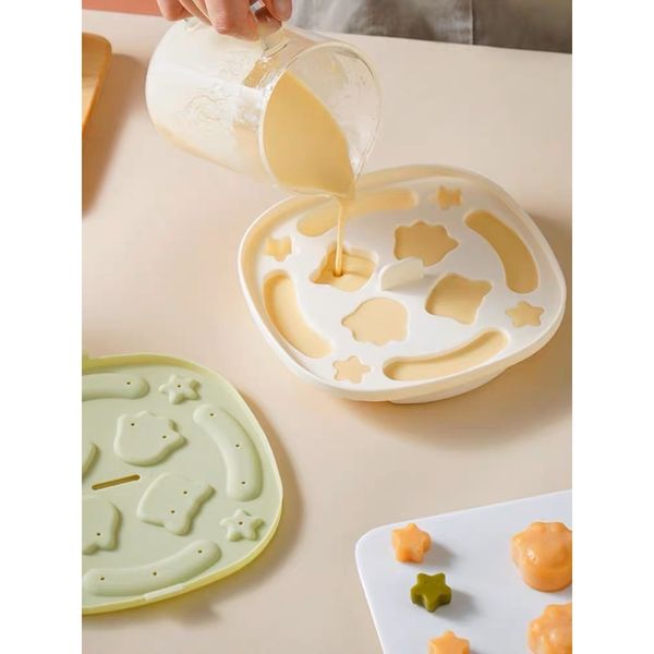 Khuôn Silicon Hình Thú Làm Bánh, Xúc Xích Thức Ăn Cho Bé, Khuôn Hấp Bánh Có Nắp