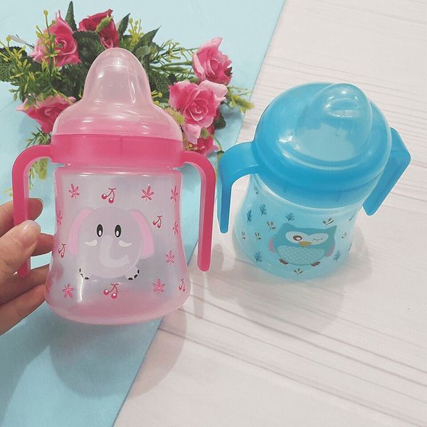 Bình Uống Nước 2 Tay Cầm UPASS Có Đầu Hút Mềm Dung Tích 240ML