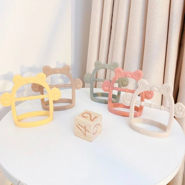 Gặm Nướu Gấu Silicone Bar- Rot Cho Bé Có Hộp Đựng, Gặm Nướu Cho Bé Sơ Sinh