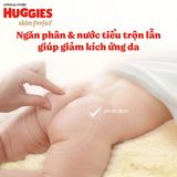Bỉm Tả Dán Huggies Dán Sơ Sinh Huggies Skin Với 2 Vùng Thấm Giảm Kích Ứng Da