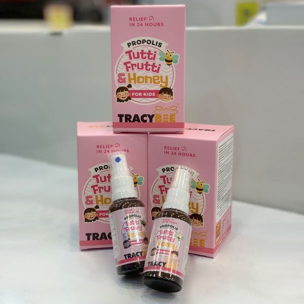 Xịt Keo Ong Tracybee Hồng - Viêm Họng Vị Trái Cây Cho Bé Chai 30ML