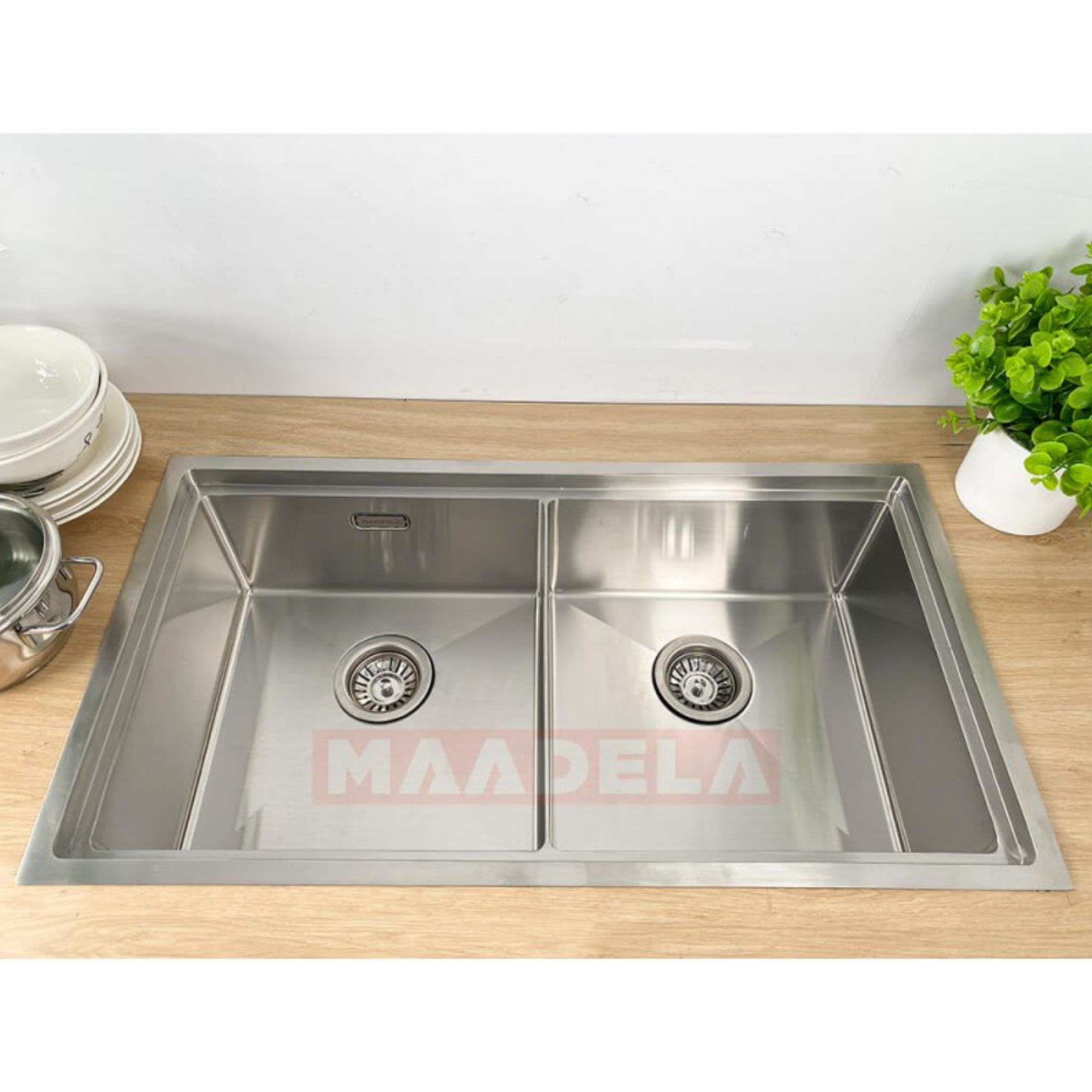  Chậu rửa chén Maadela MDS-8245FDU 