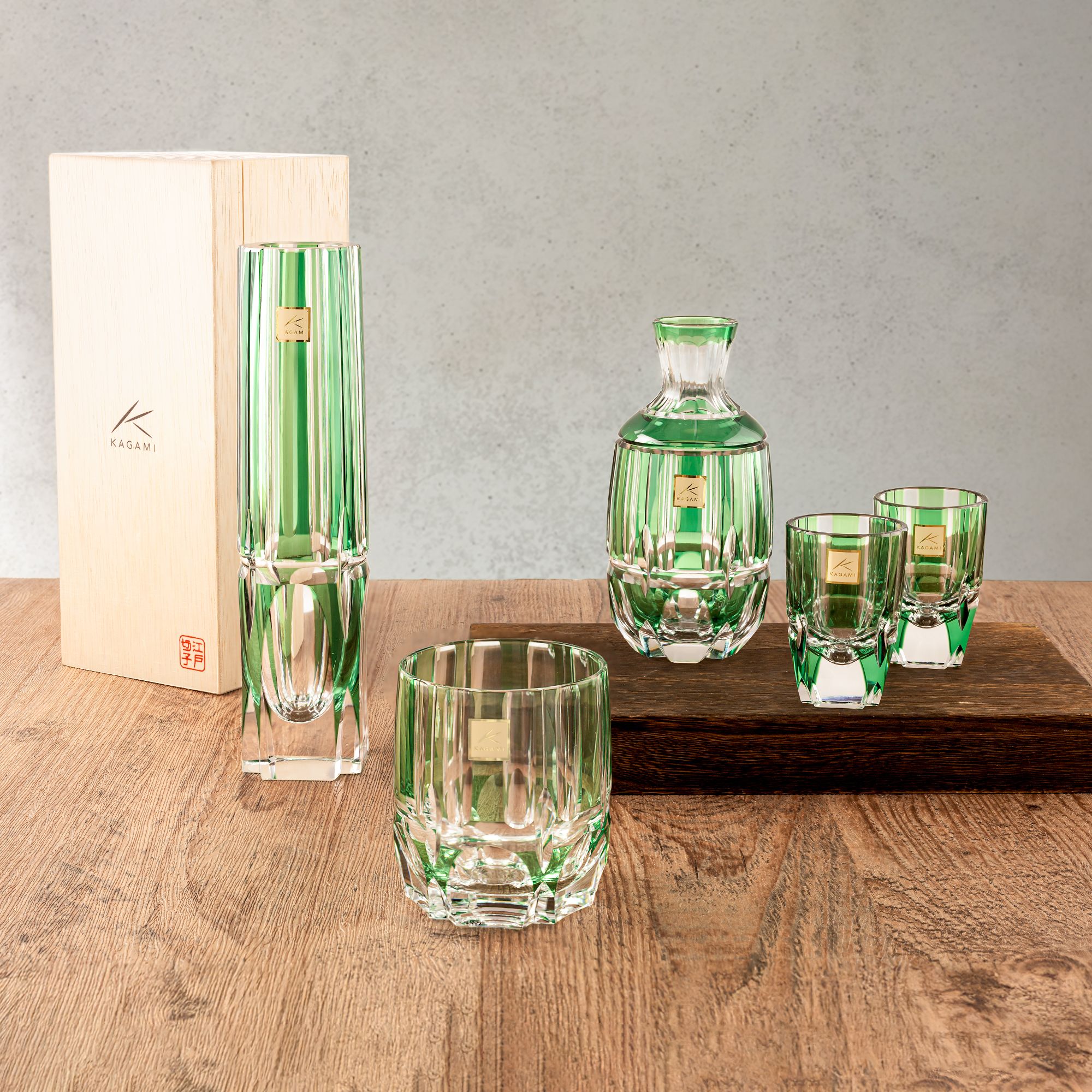 Bình hoa (lọ hoa) Edo Kiriko "Bamboo Zen" 22cm màu xanh lá | Kagami Crystal F528 - 1908-CGR