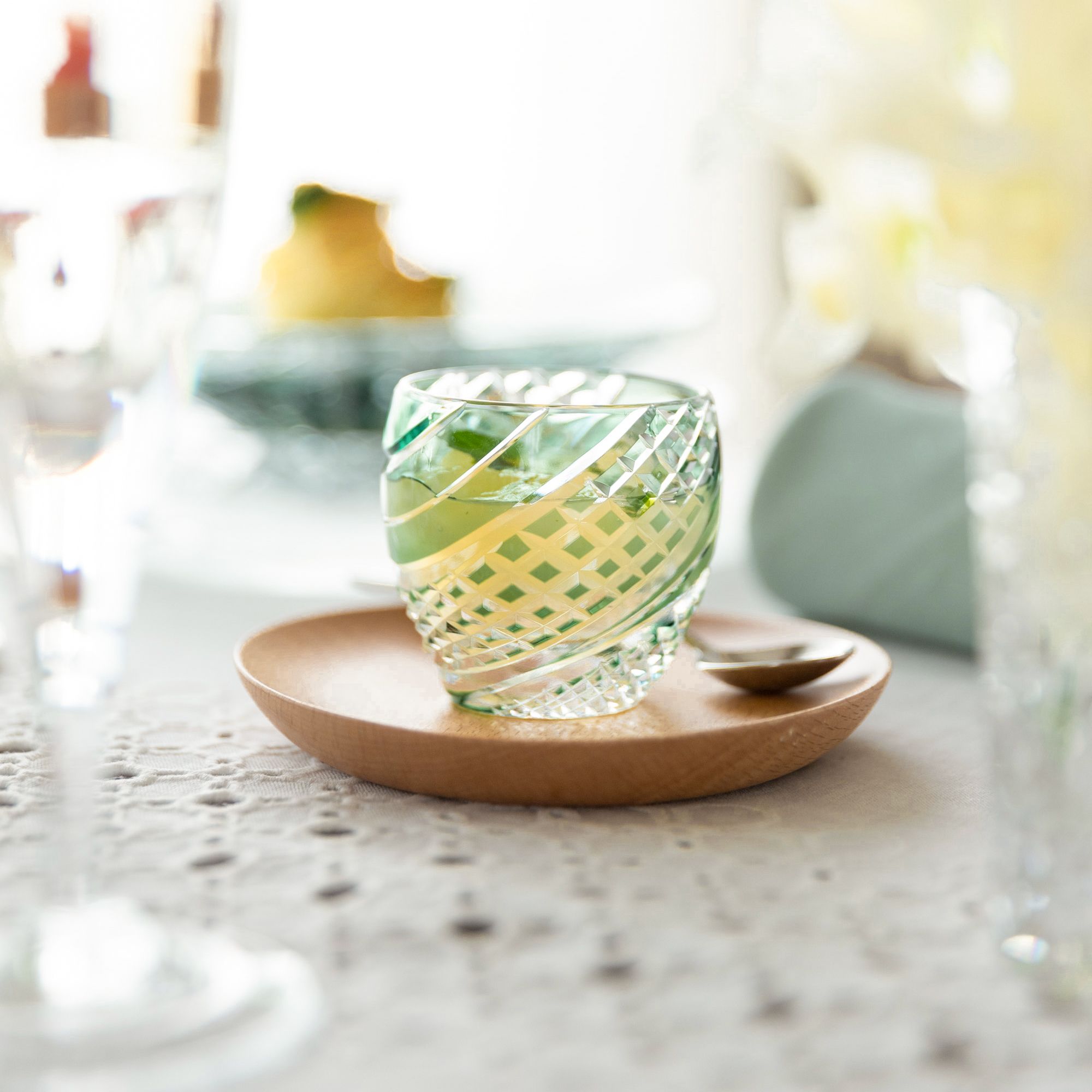 Ly pha lê sake Edo Kiriko “Fish scales strip" 80ml màu xanh lá | Kagami Crystal T535 - 2044-CGR