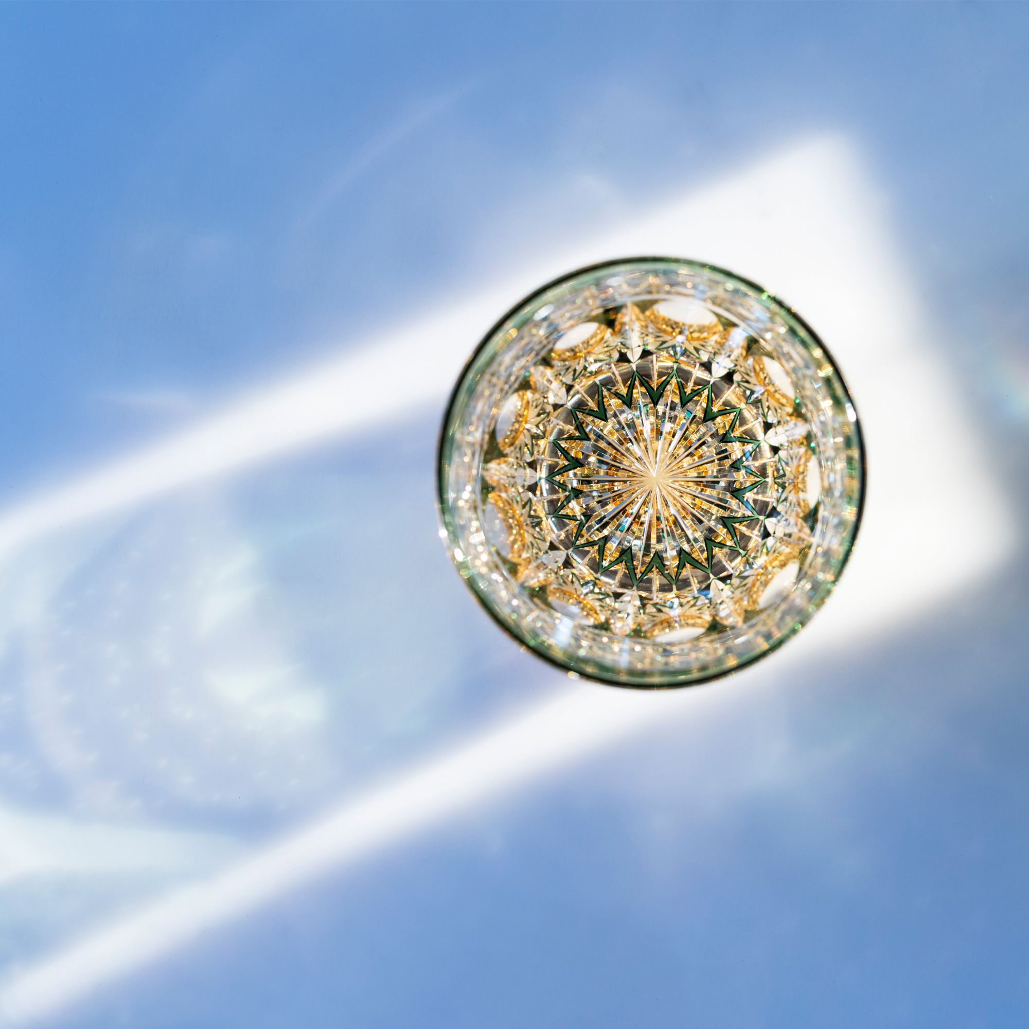 Ly pha lê rock glass Edo Kiriko "Gyoukou" 320ml màu xanh lá được chế tác bởi nghệ nhân Satoshi Nabetani | Kagami Crystal T755 - 2971-WUG