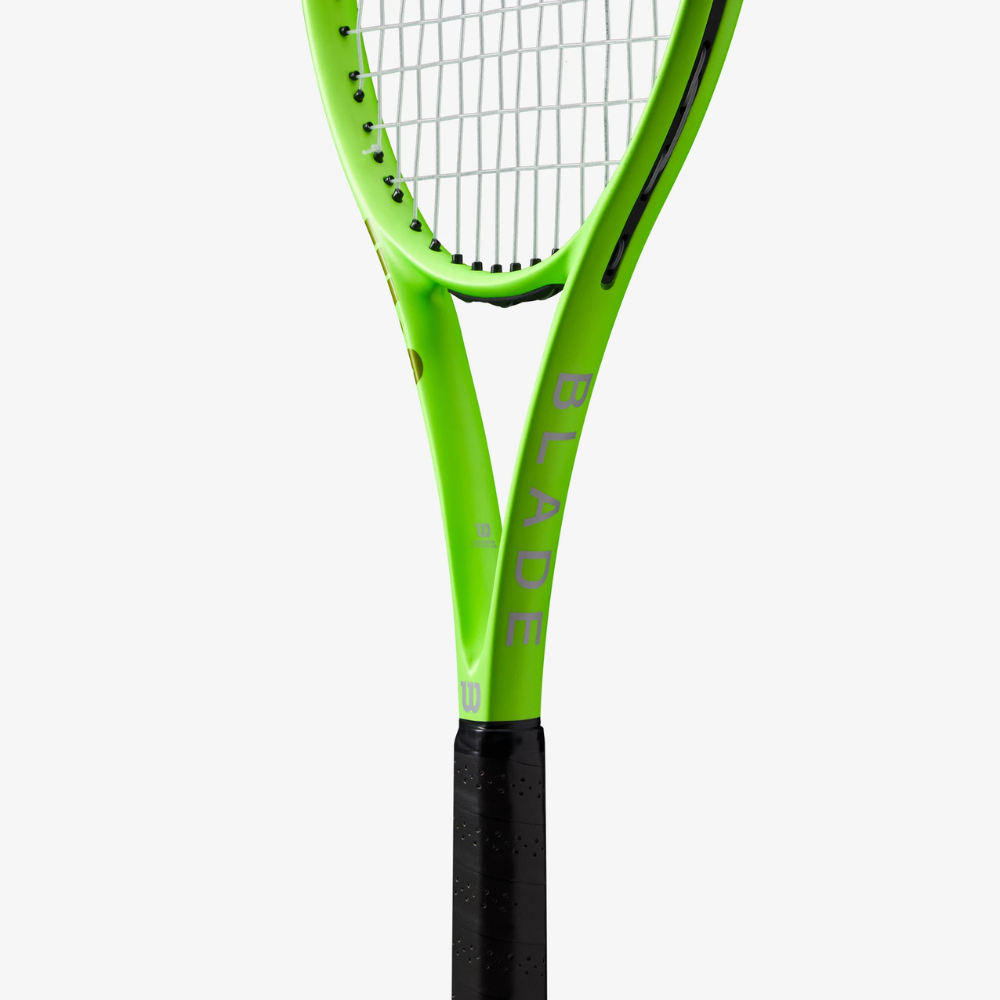 Vợt Tennis Wilson Blade Feel RXT 105 RKT WR117610U