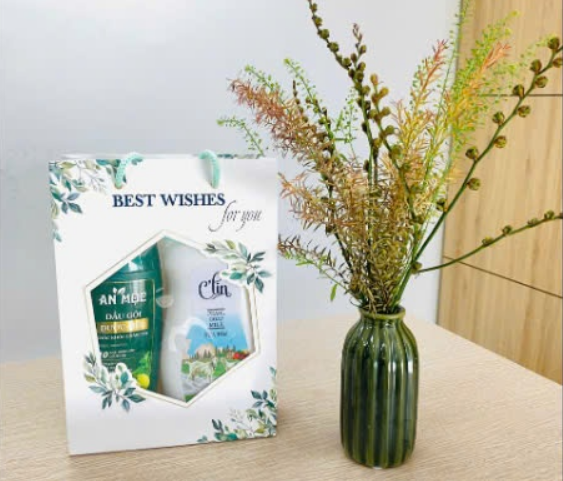  Combo 01 Dầu gội An Mộc chắc khỏe chân tóc 200ml + 01 sữa tắm Clin sữa dê ngọc chai 500ml 