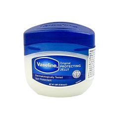 Sáp dưỡng ẩm Vaseline giúp giảm bong tróc, nứt nẻ da