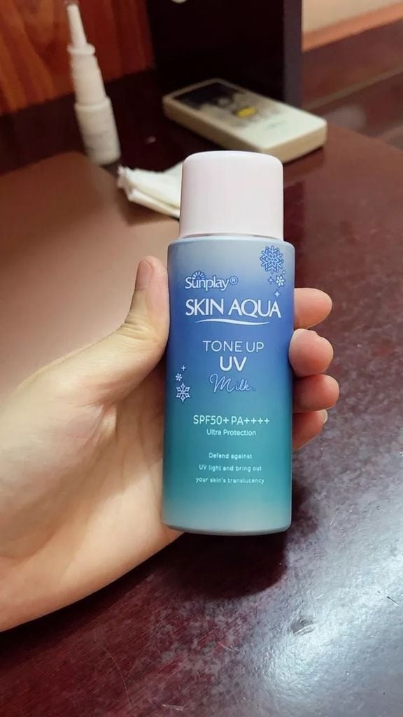 Sữa chống nắng Sunplay Skin Aqua tone up UV Blue 50g