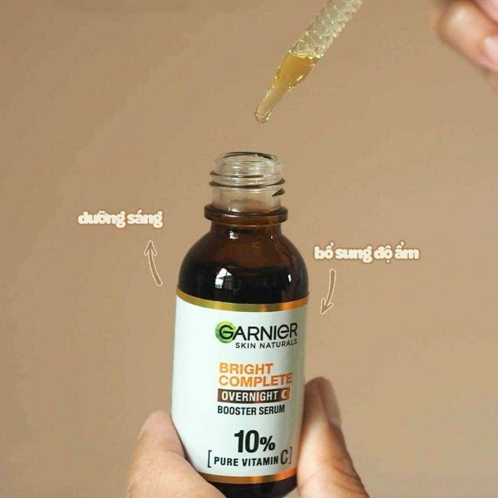 Serum Garnier sáng da mờ thâm ban đêm 10% Vitamin C 30ml